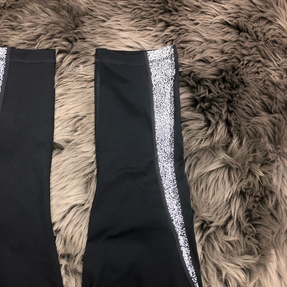 Kirkland Women’s Crop Leggings | Size Small | Reflective Stripes | Tights - Picture 4 of 4